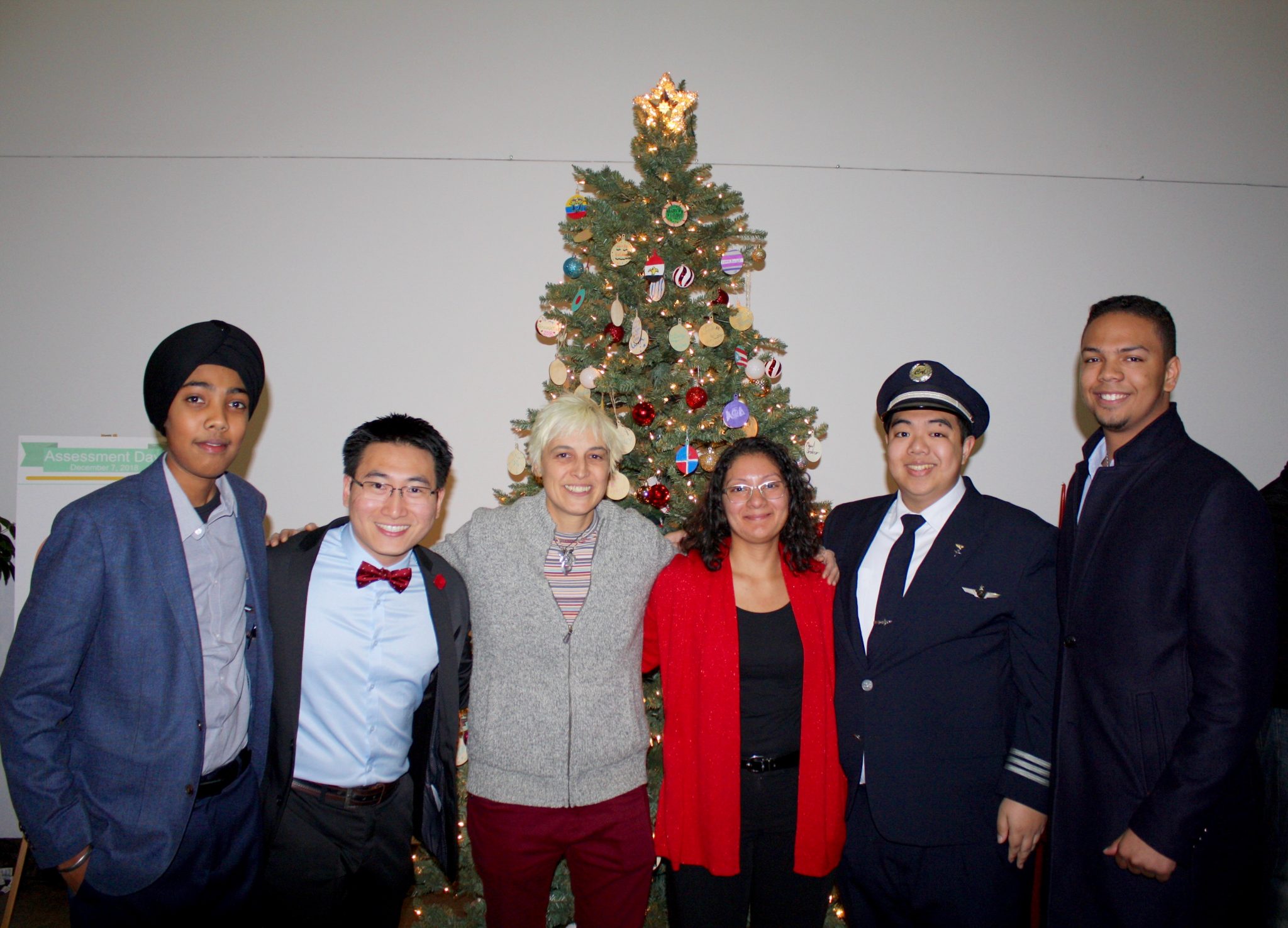 Alumni and Friends Attend Holiday Reception